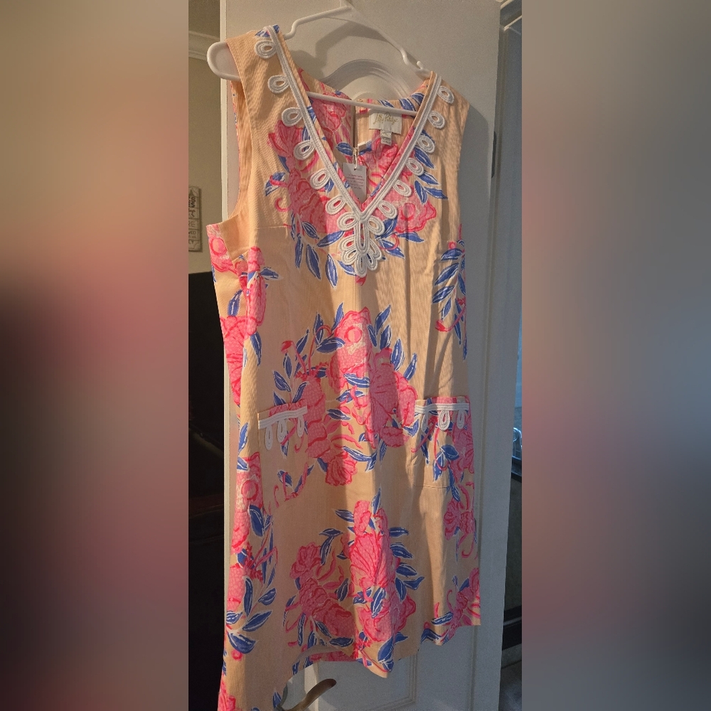 Lilly Pulitzer Size 12 Floral Sleeveless Dress with Pink and Blue Accents
